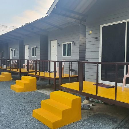 Crazy Monkey Trat Exterior foto