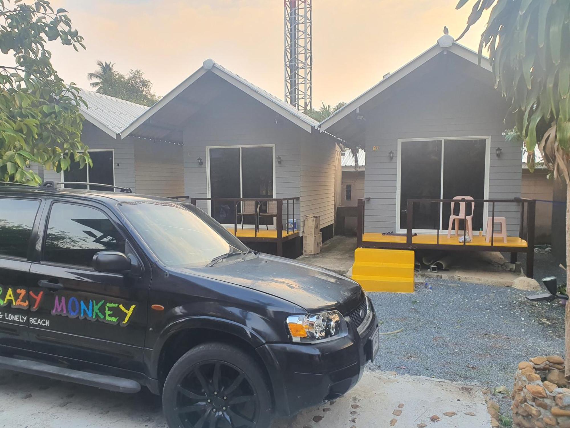 Crazy Monkey Trat Exterior foto