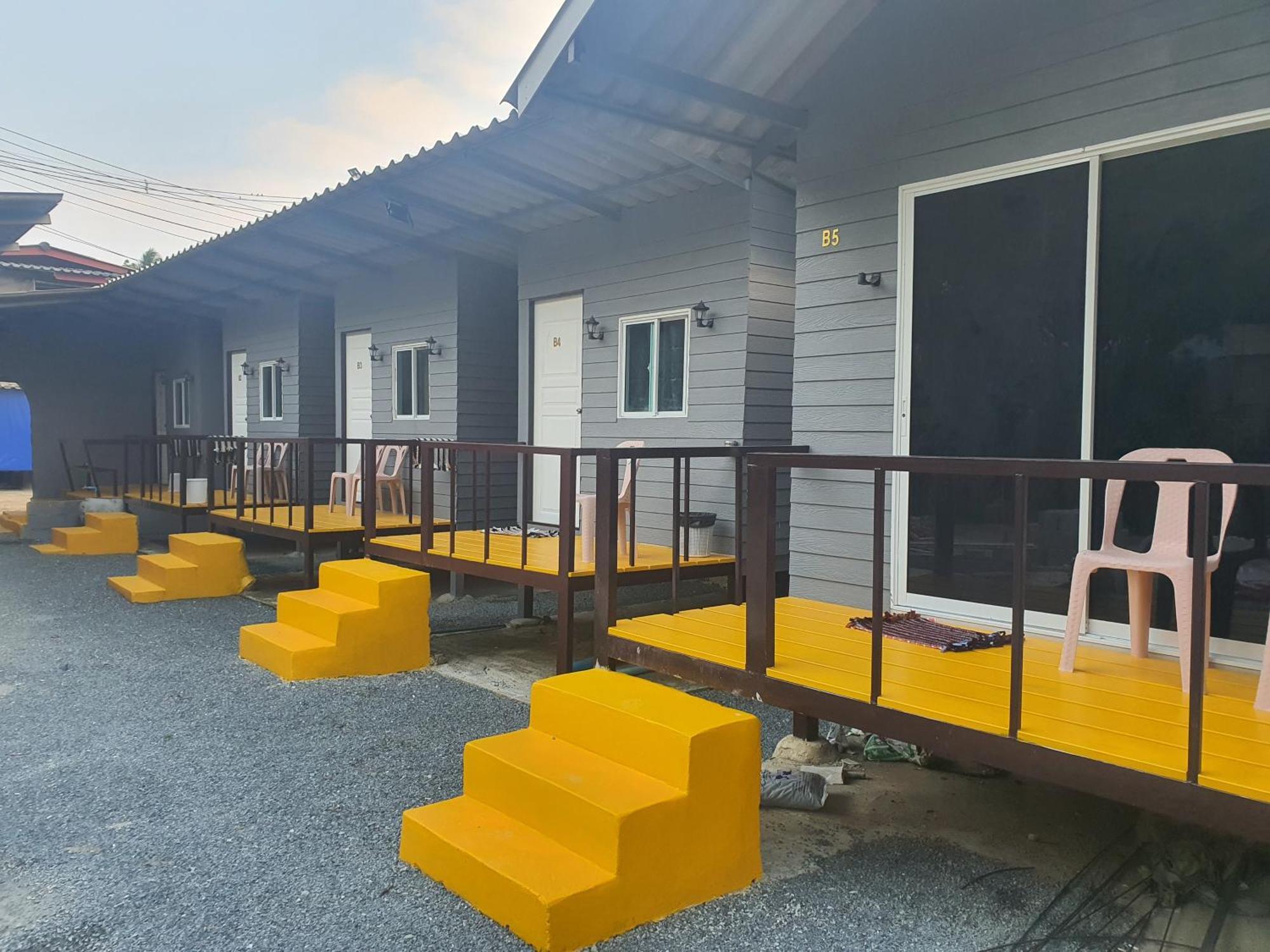 Crazy Monkey Trat Exterior foto