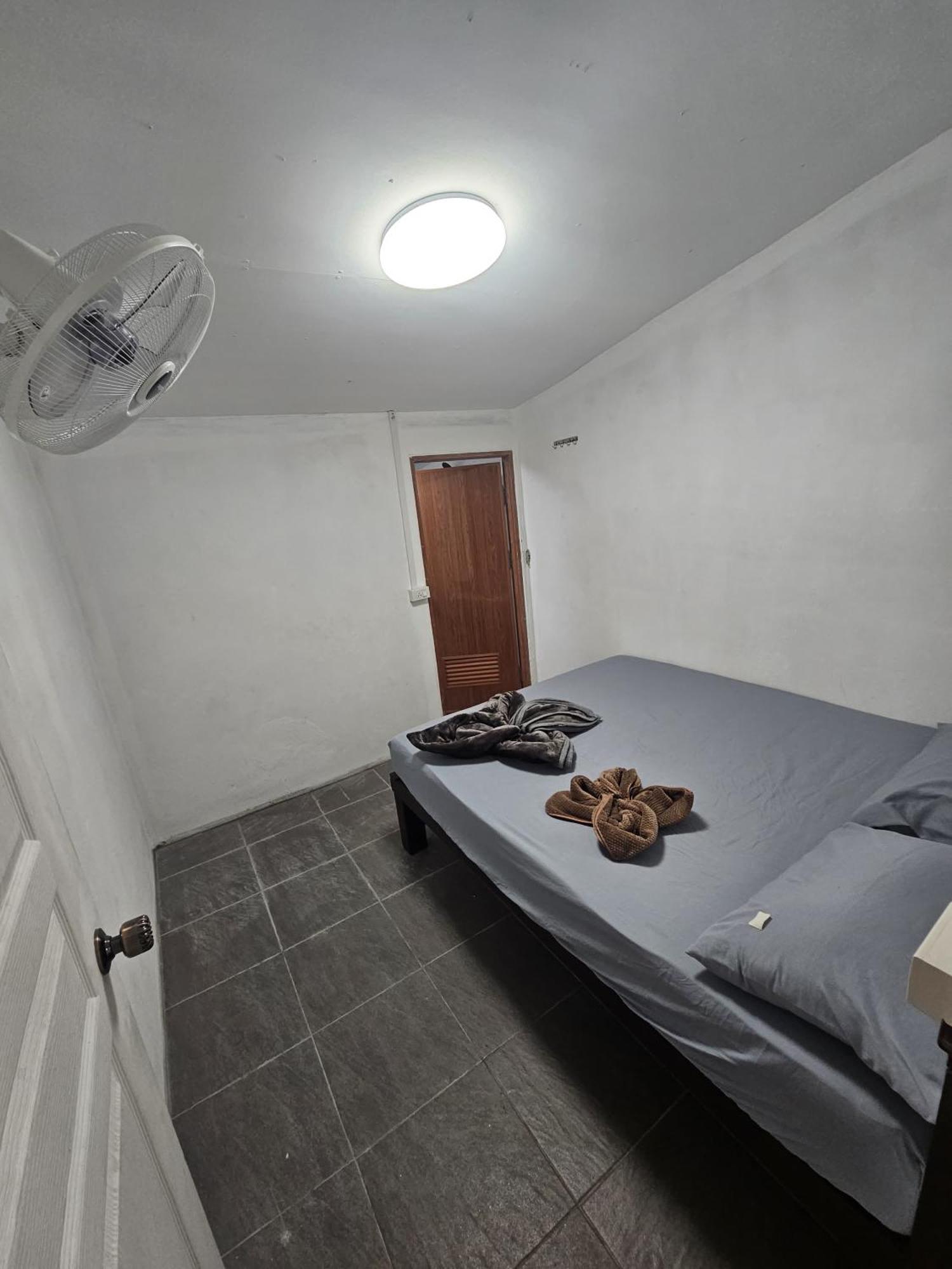 Crazy Monkey Trat Exterior foto