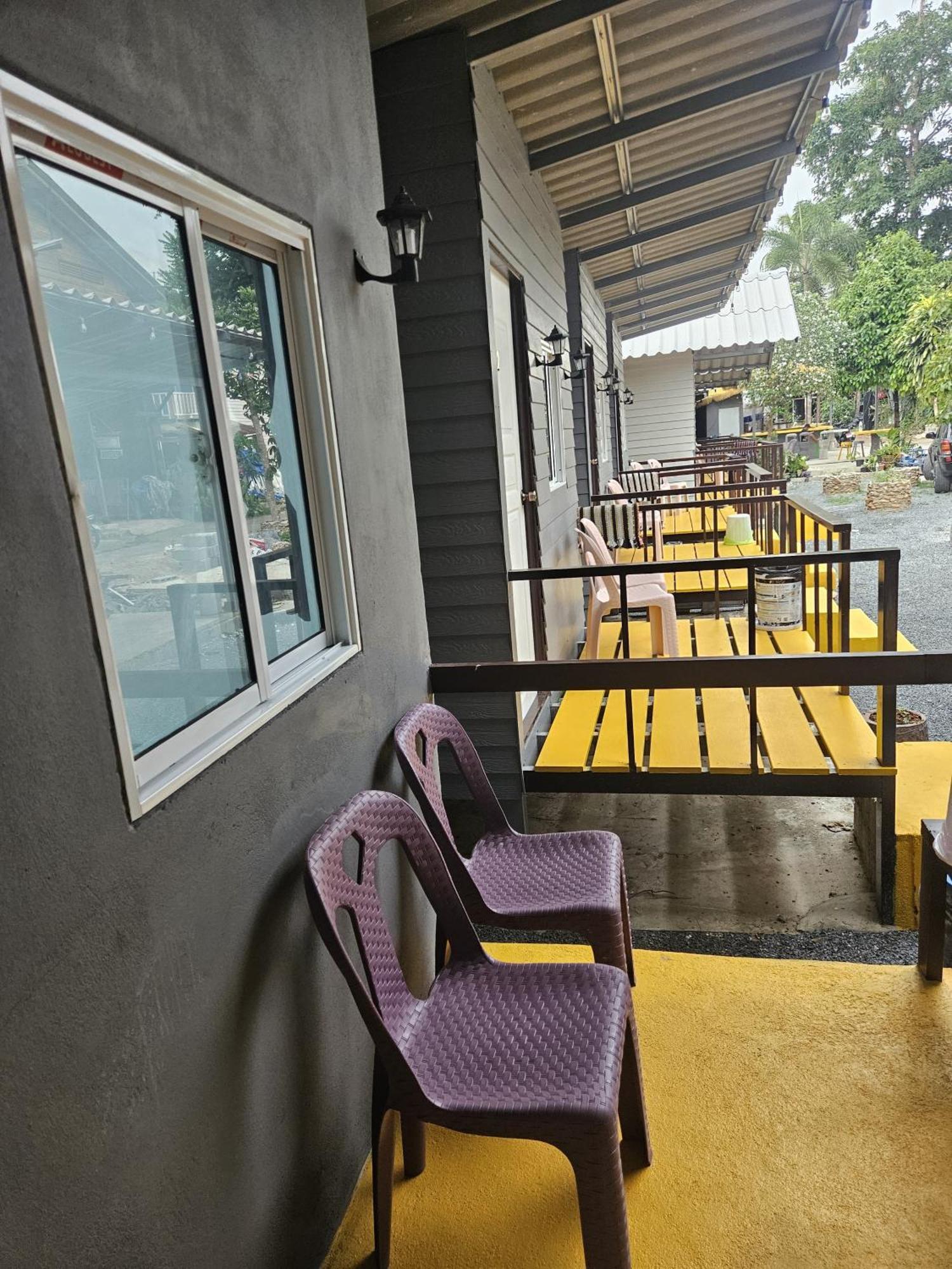 Crazy Monkey Trat Exterior foto